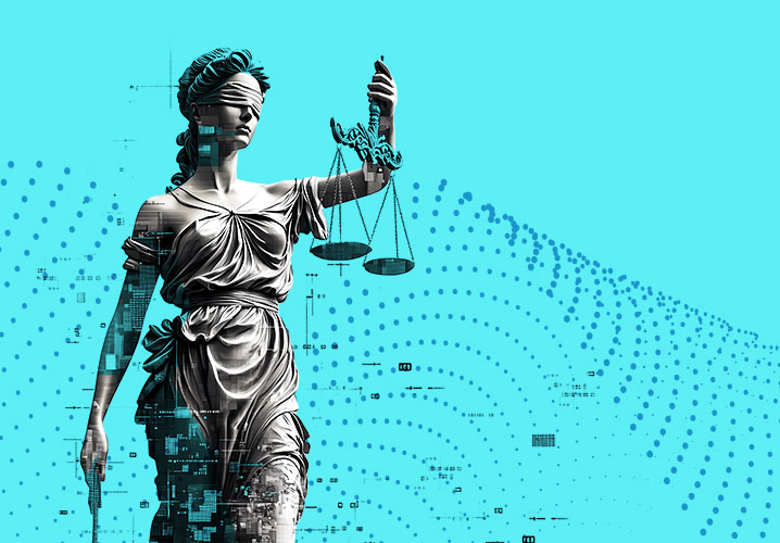 Statue der Justitia mit Waage vor aquamariner Hintergrund, symbolisiert Gerechtigkeit und Fairness.